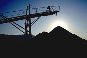 ホットスタンプで光沢あるデザインを実現