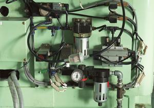 工場の環境を守るオイルミスト除去装置